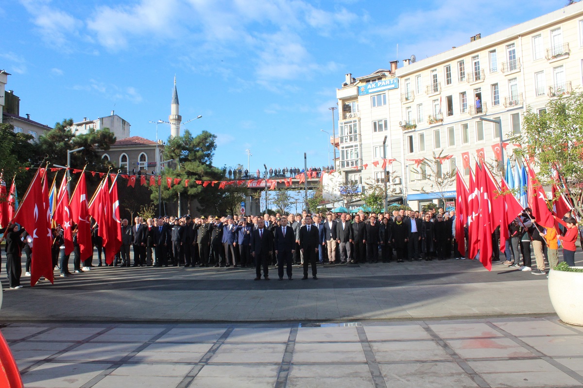 GAZİ MUSTAFA KEMAL ATATÜRK 10 KASIM'DA SAYGI VE ÖZLEMLE ANILDI